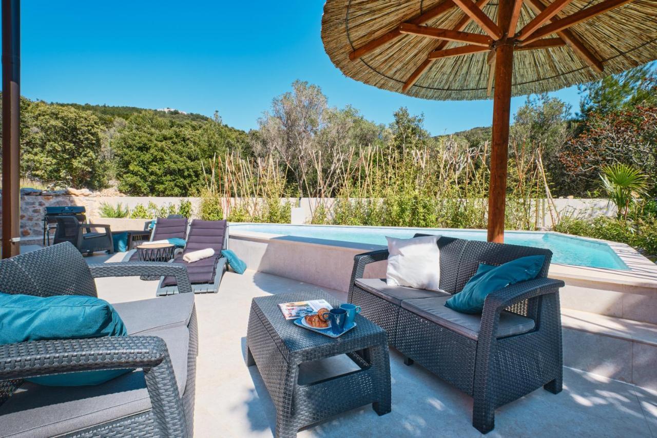 Meacres Sun Villa Miholascica Exterior photo